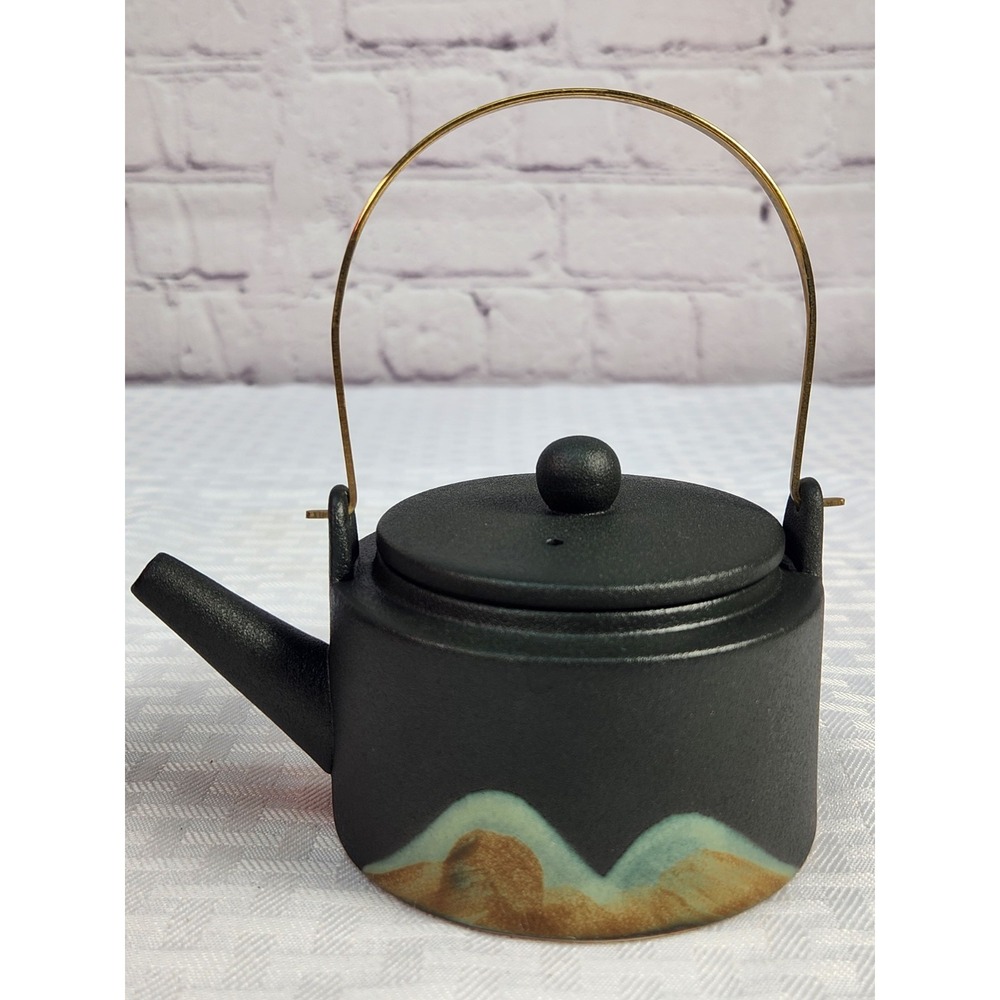 Chinese Teapot Handpainted Mountain Scene Gongfu Tea Pot Ceramic